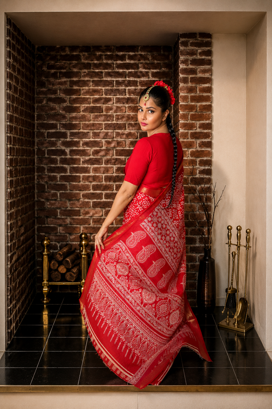VASTRAYAM Red Bandhani Chiffon Saree With Woven Border