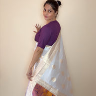 VASTRAYAM White Soft Banarasi Silk Saree With Resham Weave Pallu