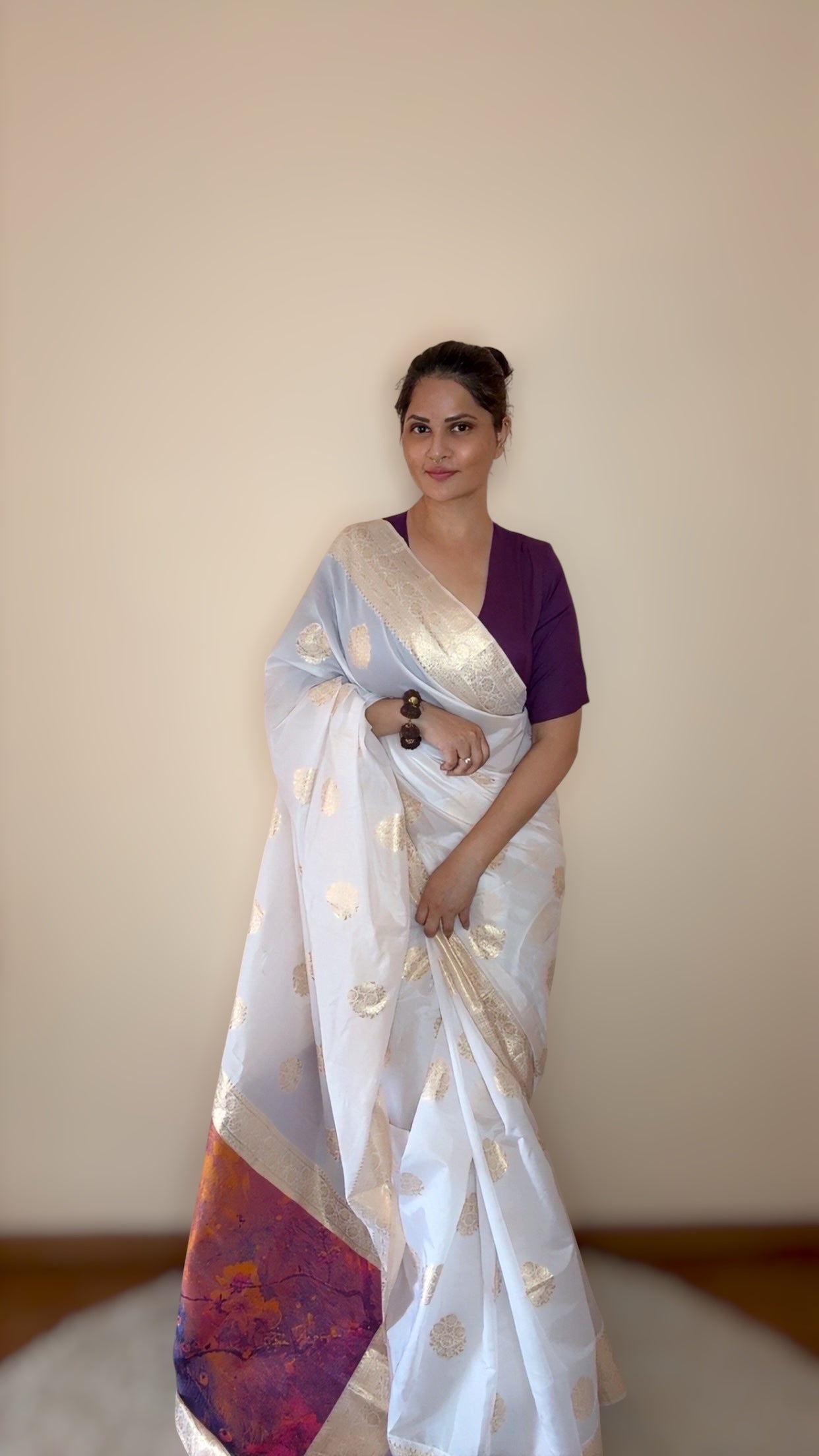 VASTRAYAM White Soft Banarasi Silk Saree With Resham Weave Pallu