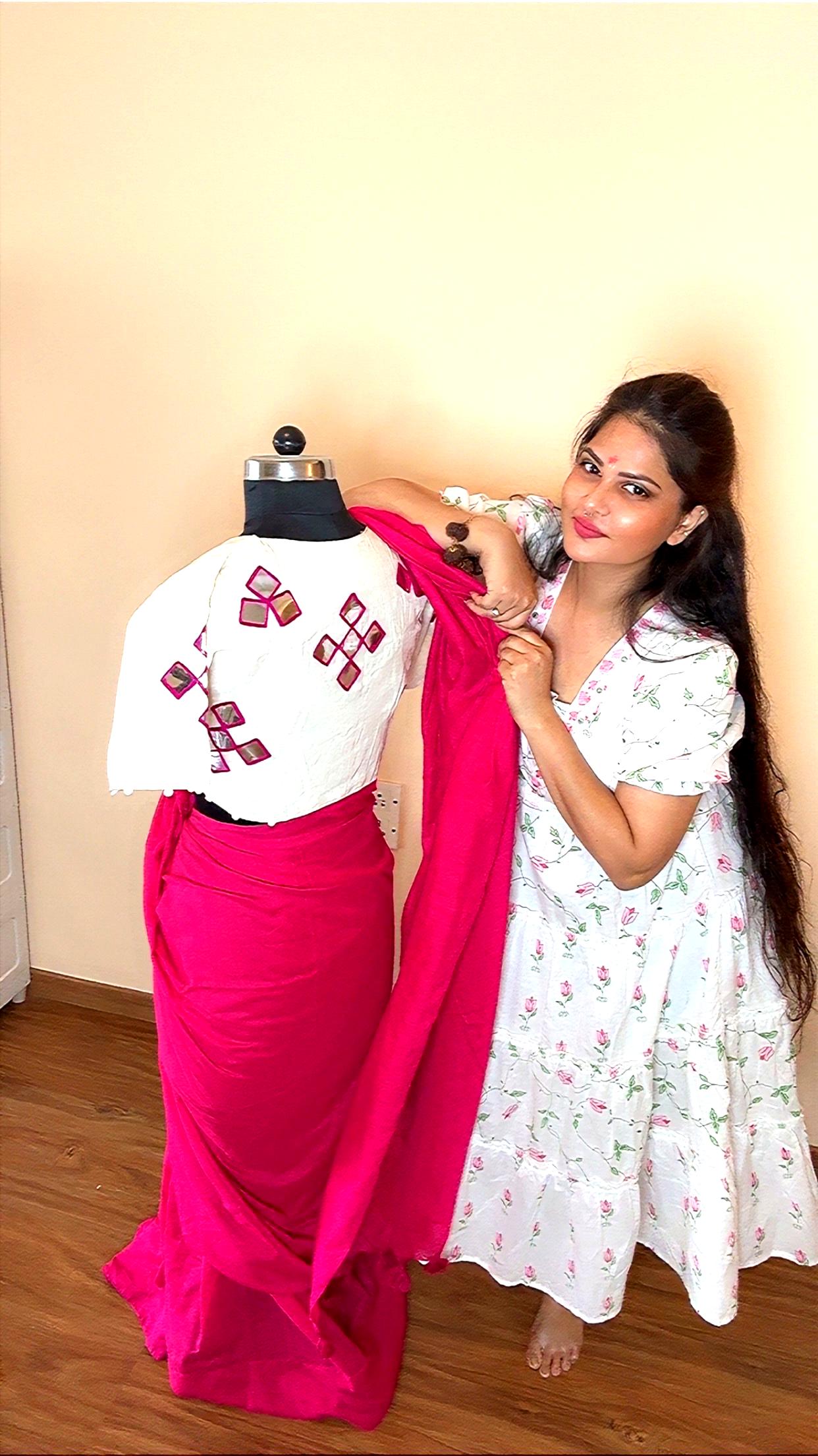 VASTRAYAM Magenta Ziya Khadi Cotton Saree with Exclusive Blouse