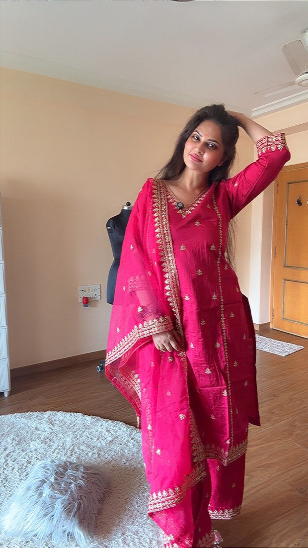 VASTRAYAM Pink Chanderi Silk Suit Set with Embroidered Dupatta