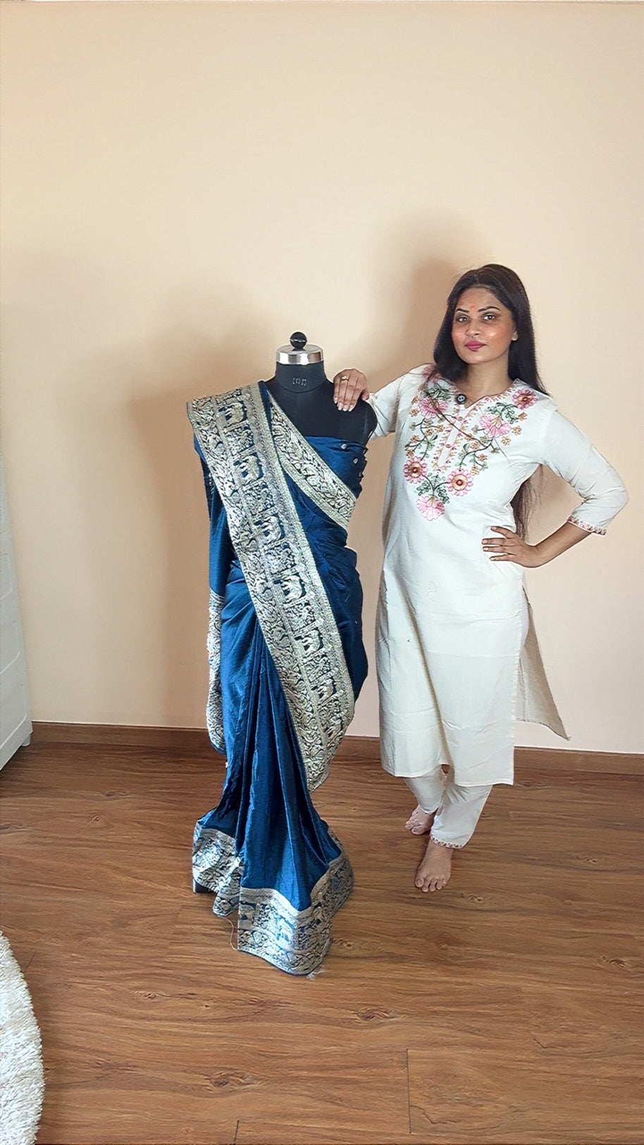 VASTRAYAM Exclusive Navy Blue Satin Silk Saree with Banarasi Weave