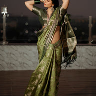 💚 Olive Green Designer Saree – Timeless Elegance